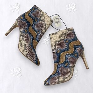 NWT Express 90s Style Gray Blue Multi Snake Print Stiletto High Heel Boots US 7